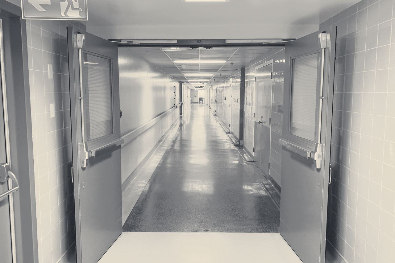 Pasillo de un centro de salud.